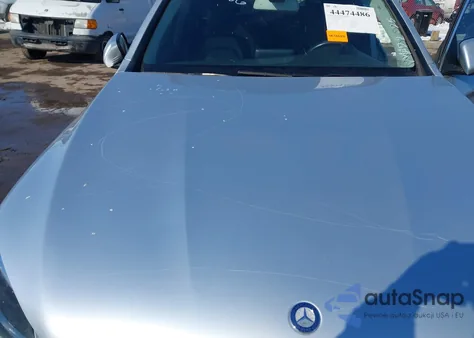 2016 Mercedes-Benz Glc 300 z USA, uszkodzony, nr VIN WDC0G4JB8GF051217